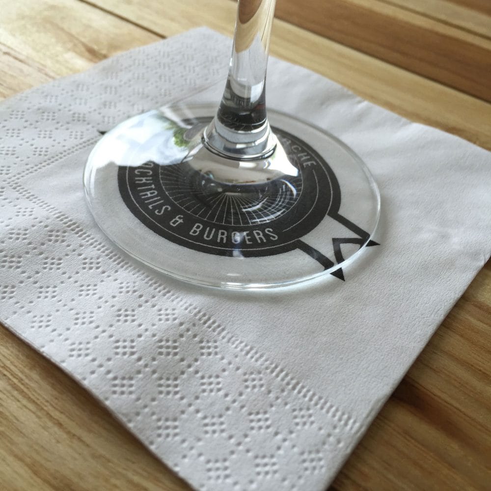 Servetten_bedrukken_cocktailservet_wit_Place _add_2